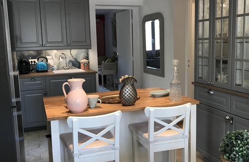 Saint-Antonin-du-Var Apartment | Self Contained 2 Double Bedroom Contemporary Apartment with Swimming Pool