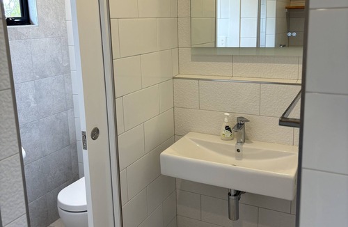 Middleton Beach Apartment | Self contained 2x1 in Middleton Beach, with deck, overlooking Middleton Beach