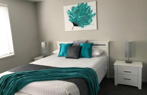 Blackmans Bay Apartment | Self Contained Beach View Apartment