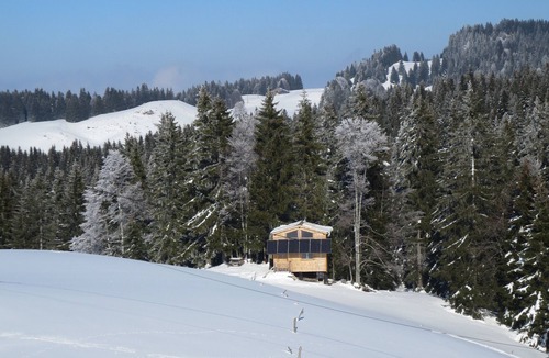 Bellecombe Cabin | Self-contained cabin. Perched on stilts at an altitude of 1,250 m in the Haut Jurà region
