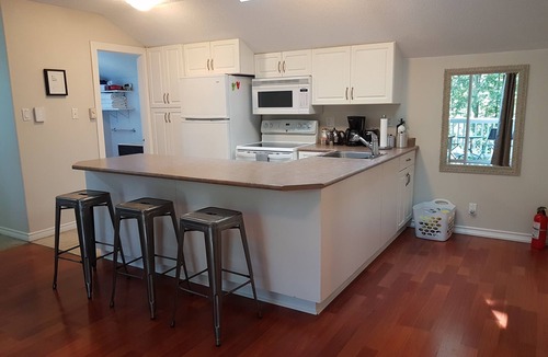 Regional District of Nanaimo House | Self Contained, Comfortable Carriage House