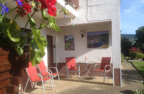 Koppelberg Apartment | Self-contained holiday flat with garden access and views of the Mosel vineyards