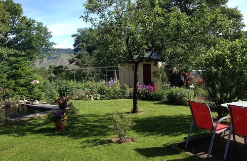 Koppelberg Apartment | Self-contained holiday flat with garden access and views of the Mosel vineyards