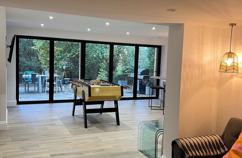 Abbots Langley Apartment | Self contained, newly renovated apartment apartment near Harry Potter studios