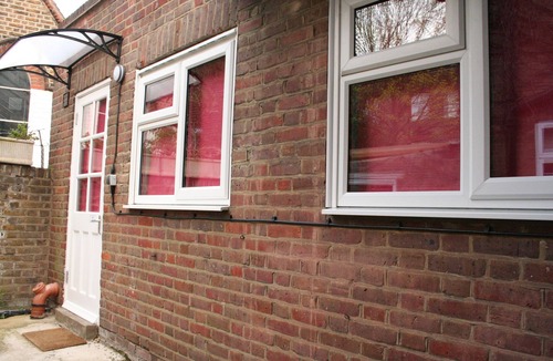 Swiss Cottage Apartment | Self-contained New Studio with independent entrance in an up-market quiet area.
