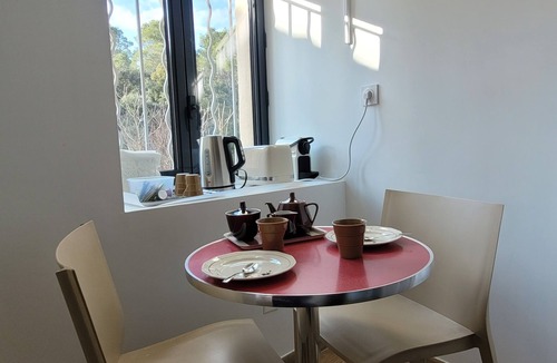 Solerieux Apartment | Self-contained studio located in Mas Saint-Raphaël