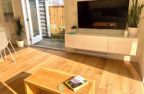 Delta House | Self Contained Suite in a lovely beachside village close to downtown Vancouver