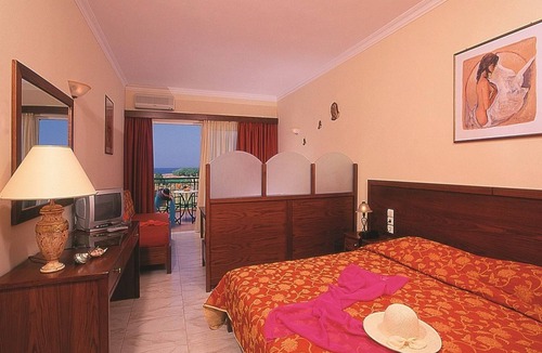 Skoutelonas Hotel | Selini Suites