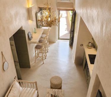 Pyrgos House | Selora Cave