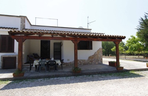 Tiggiano House | Semi-detached house with garden and pool 509