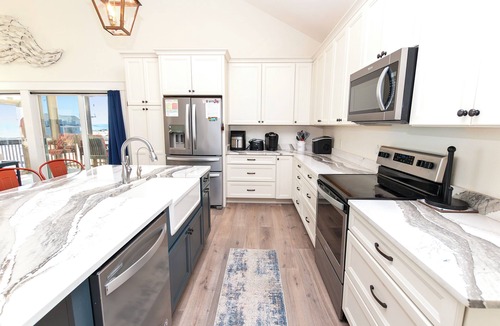 Carova Beach House | Semi-Oceanfront, Wild Horses, Hot Tub, Ocean Views! 4x2000, Sandfiddler Inn