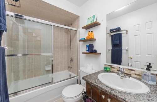 Downsview House | Semi-Private Townhouse - 3 Bedrooms, 4 beds, Free Parking, Wifi, Netflix, - Hosted by Matthew