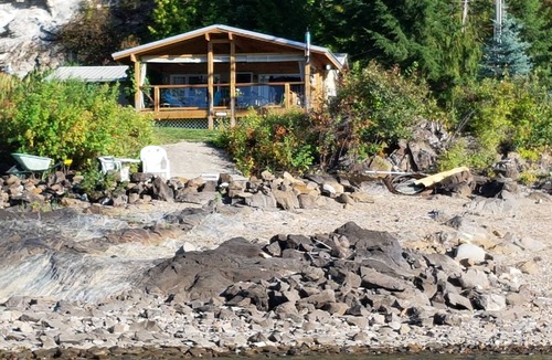 Blind Bay Cottage | Semi-Waterfront Cottage, w/beach & dock access & buoy, West View, Pet Friendly