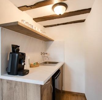 Ellenz Apartment | Seminarhaus Heim Retreat, Fachwerkhaus von 1451, Yoga, Naturgarten für 10 Personen