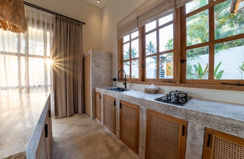 Singakerta Villa | Semiramida Villa by EVDEkimi – Elegant 2BD w/pool, open-air bath, patio
