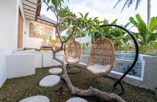 Singakerta Villa | Semiramida Villa by EVDEkimi – Elegant 2BD w/pool, open-air bath, patio
