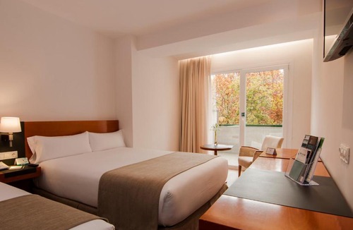 Alameda de Osuna Hotel | Senator Barajas