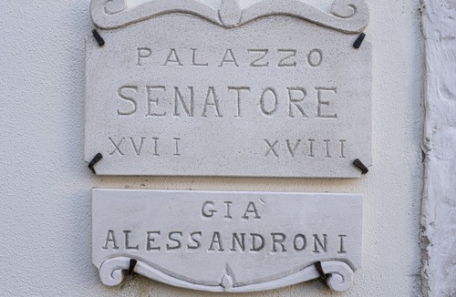 Capestrano Villa | Senator House - The Red Room