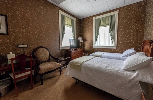 Geneseo Bed & Breakfast | Seneca Room - Big Tree Inn