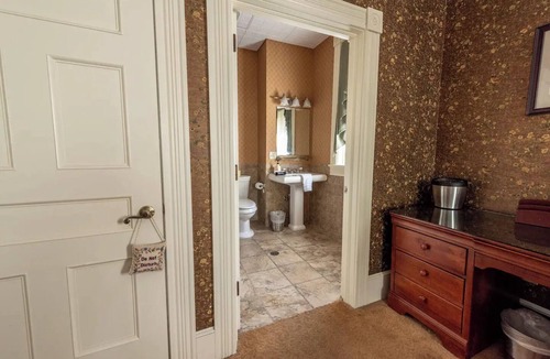 Geneseo Bed & Breakfast | Seneca Room - Big Tree Inn