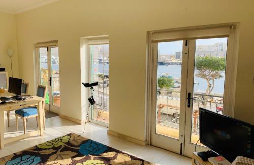 Senglea Apartment | Senglea Seafront Apartment