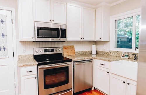 Durham House | Sennett's Hole Hideaway - Eno River Retreat