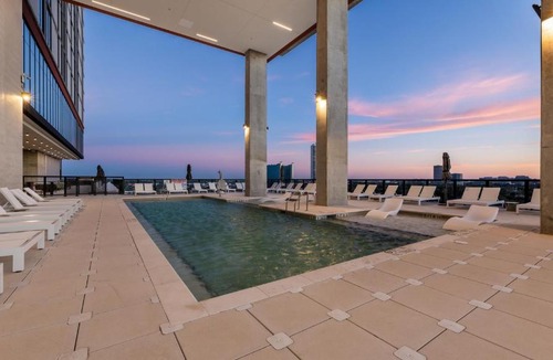 South Central Houston Hotel | Sentral Forme Houston