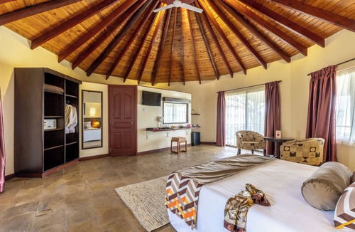 Gilgil Hotel | Sentrim Elementaita Lodge