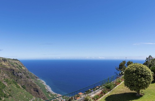 Ponta do Sol Apartment | Separate apartment on the first floor of a family house with private pool & WiFi