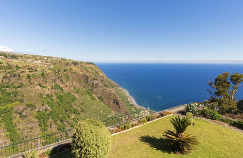 Ponta do Sol Apartment | Separate apartment on the first floor of a family house with private pool & WiFi
