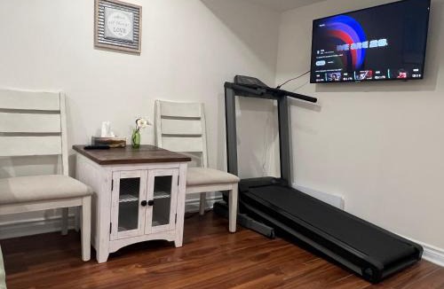 The Peanut House | separate Suite Near Transit - Private Stay in Toronto Registration number STR-2503-FSHPPQ