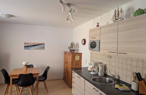 Ostseebad Wustrow Apartment | Separate vacation apartment close to the sea (800m) in Wustrow, quiet central location, WLAN