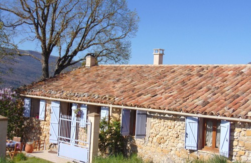 Rougon House | Separated studio on a fenced lot entering the Gorges du Verdon