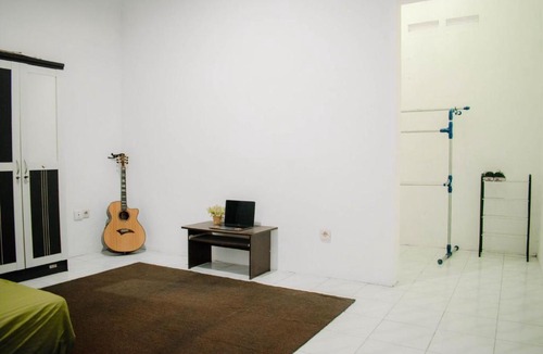 Cileunyi Hostel | Sepohon Kost