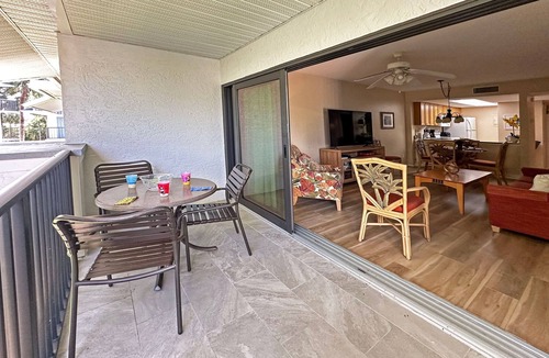 Park Shore Condo | September October Special-$80 a night for a minimum of 5 nights-instant refund