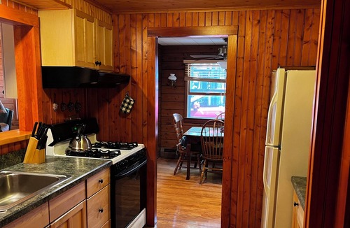 Lake Harmony Cottage | September Special - Weekend & Weekday rates