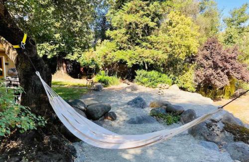 Three Rivers House | Sequoia Cabin by the River
