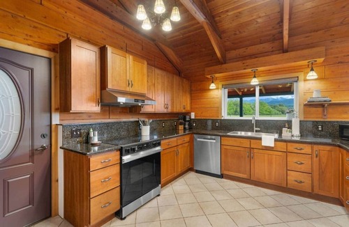 Sequim House | Sequoia Grove | 5-Acre Farm & Mountain Views