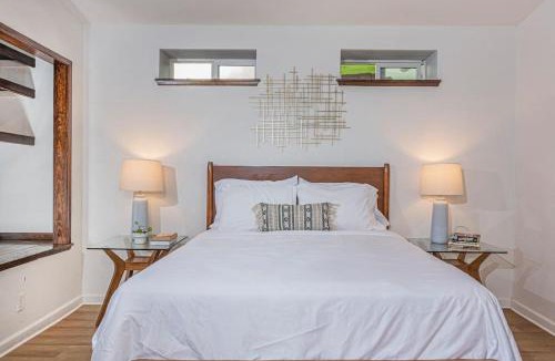 Three Rivers House | Sequoia TREE HOUSE light andbright