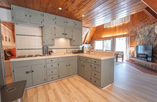 Three Rivers Cabin | Sequoia Vintage A-frame River Retreat