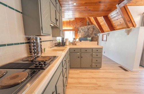 Three Rivers Cabin | Sequoia Vintage A-frame River Retreat