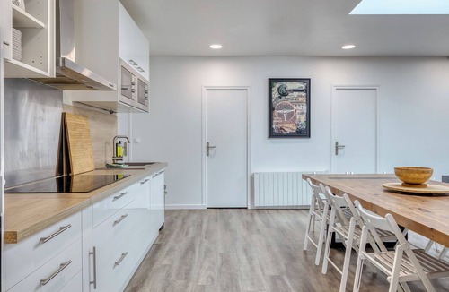 Saint-Etienne-du-Rouvray Apartment | SER LOFT 8 : Grand appartement 12 chambres idéal groupes, pros et familles