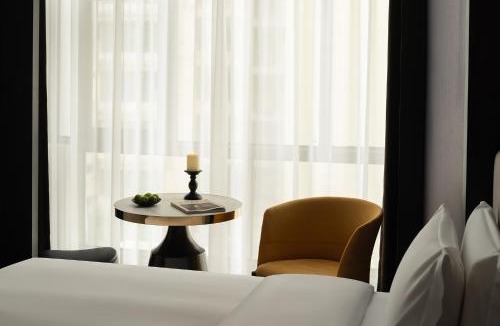 Yunyan District Hotel | Serein Isle Hotel near Jiaxiu Pavilion Fountain