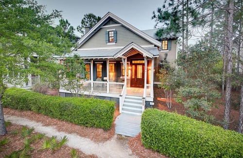 Forest District House | 'Serendipity' Beautiful 3BR Cottage Sleeps 8 *Close to Lazy River/Pool at Camp WaterColor*