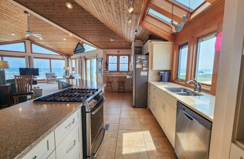 Duck House | Serendipity - Oceanfront, Duck, 5 BR, 4.5BA, Private Pool & Hot Tub