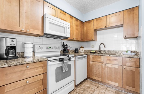 Pelican Condo | Serene 2-bedroom condo with AC in beautiful Cape Coral