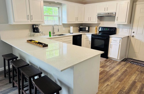 East Downtown Houston House | Serene 2-bedroom estate with AC in vibrant Houston