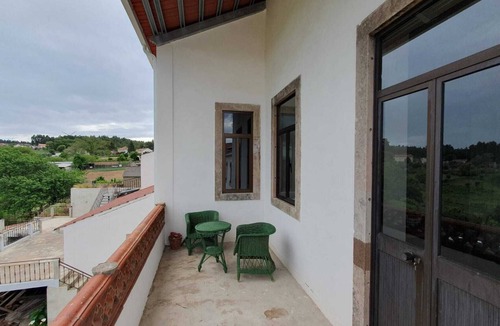 Arega House | Serene 3-bedroom country apartment in charming Figueiró Dos Vinhos