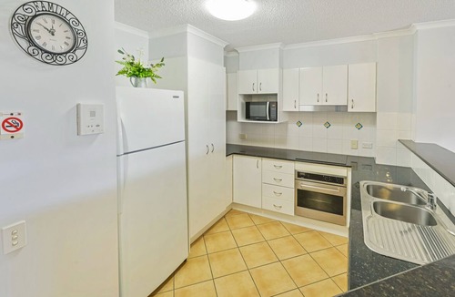 Marcoola Apartment | Serene 3BR Beachfront Retreat – Relax & Reconnect