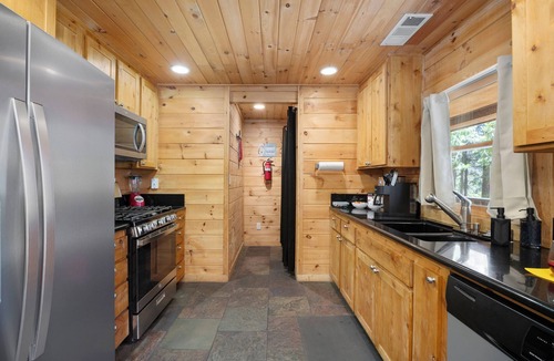 Alta Sierra Cabin | Serene 4 bedroom Cabin in Southern Sierras Near Kernville/Lake Isabella